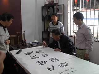 酒界泰斗“沈怡方”等專(zhuān)家一行參觀(guān)我司并題詞