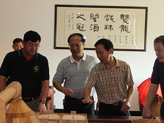 建甌市工業(yè)經(jīng)濟運行及外貿出口工作情況匯報會(huì )在我司召開(kāi)