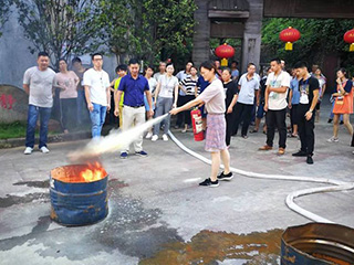 安全生產(chǎn)責任重于泰山-雙龍戲珠2019消防演練圓滿(mǎn)成功