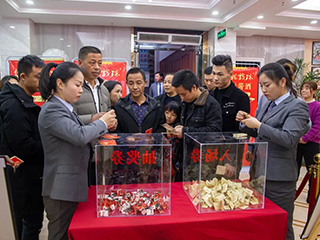 聚力·揚帆——雙龍戲珠酒業(yè)25周年廠(chǎng)慶答謝宴火爆來(lái)襲！