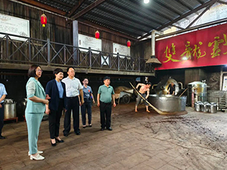 省婦聯(lián)、省稅務(wù)局一行蒞臨福建雙龍戲珠酒業(yè)有限公司調研指導